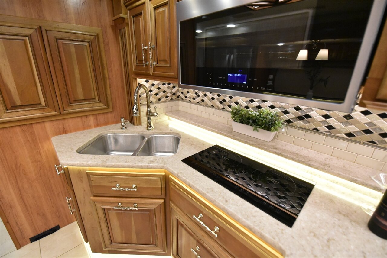 2019 Entegra Cornerstone 45F   - Photo 47 - Orange, CA 92867