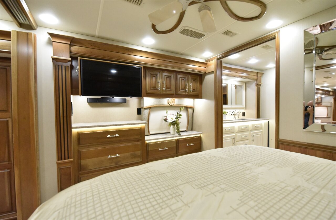 2019 Entegra Cornerstone 45F   - Photo 55 - Orange, CA 92867