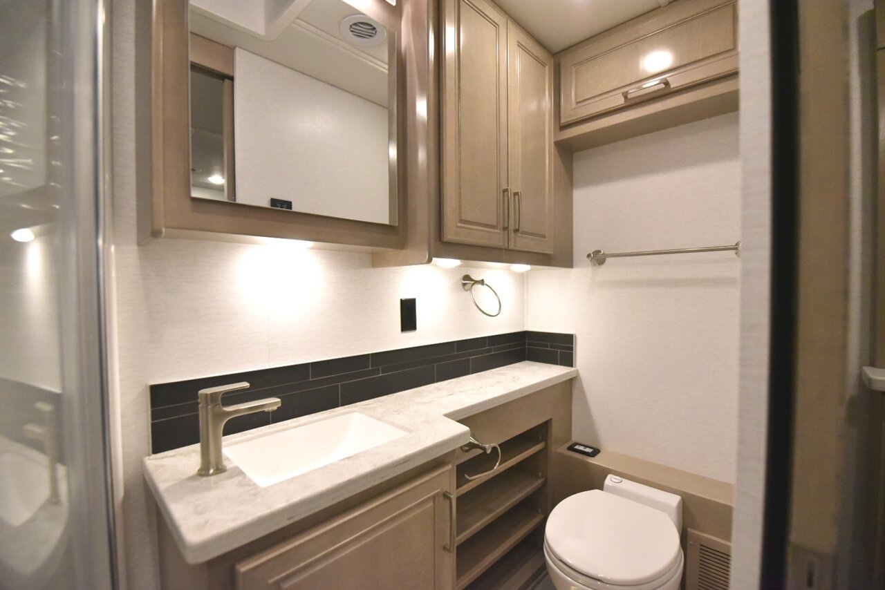 2025 Renegade Verona 40 LRB   - Photo 46 - Orange, CA 92867