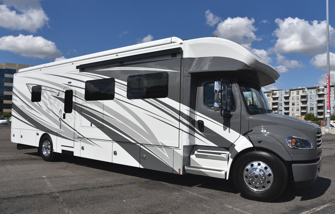 2025 Renegade Verona 40 LRB   - Photo 7 - Orange, CA 92867