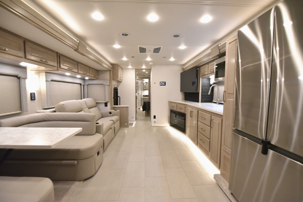 2025 Renegade Verona 40 LRB   - Photo 31 - Orange, CA 92867