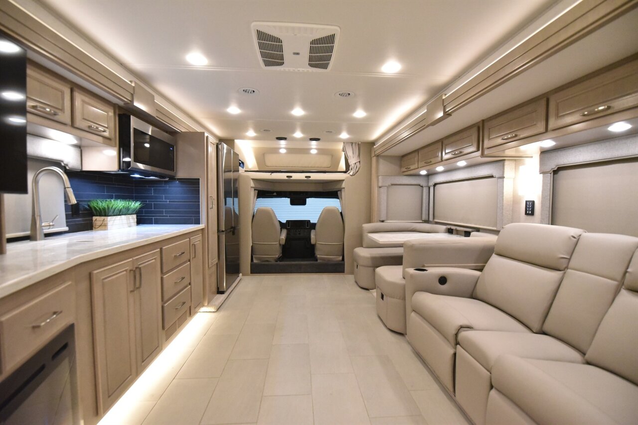 2025 Renegade Verona 40 LRB   - Photo 37 - Orange, CA 92867