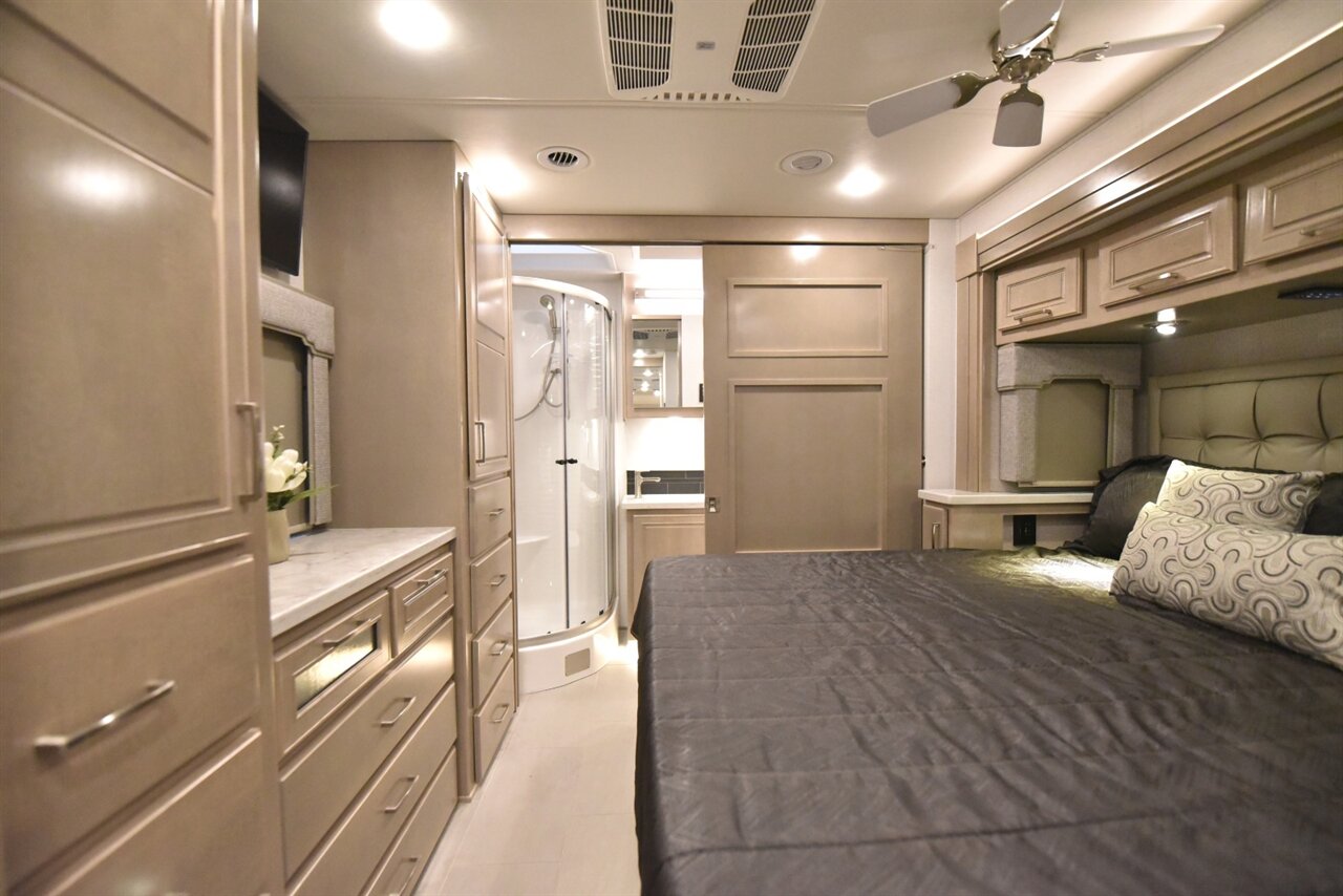 2025 Renegade Verona 40 LRB   - Photo 41 - Orange, CA 92867