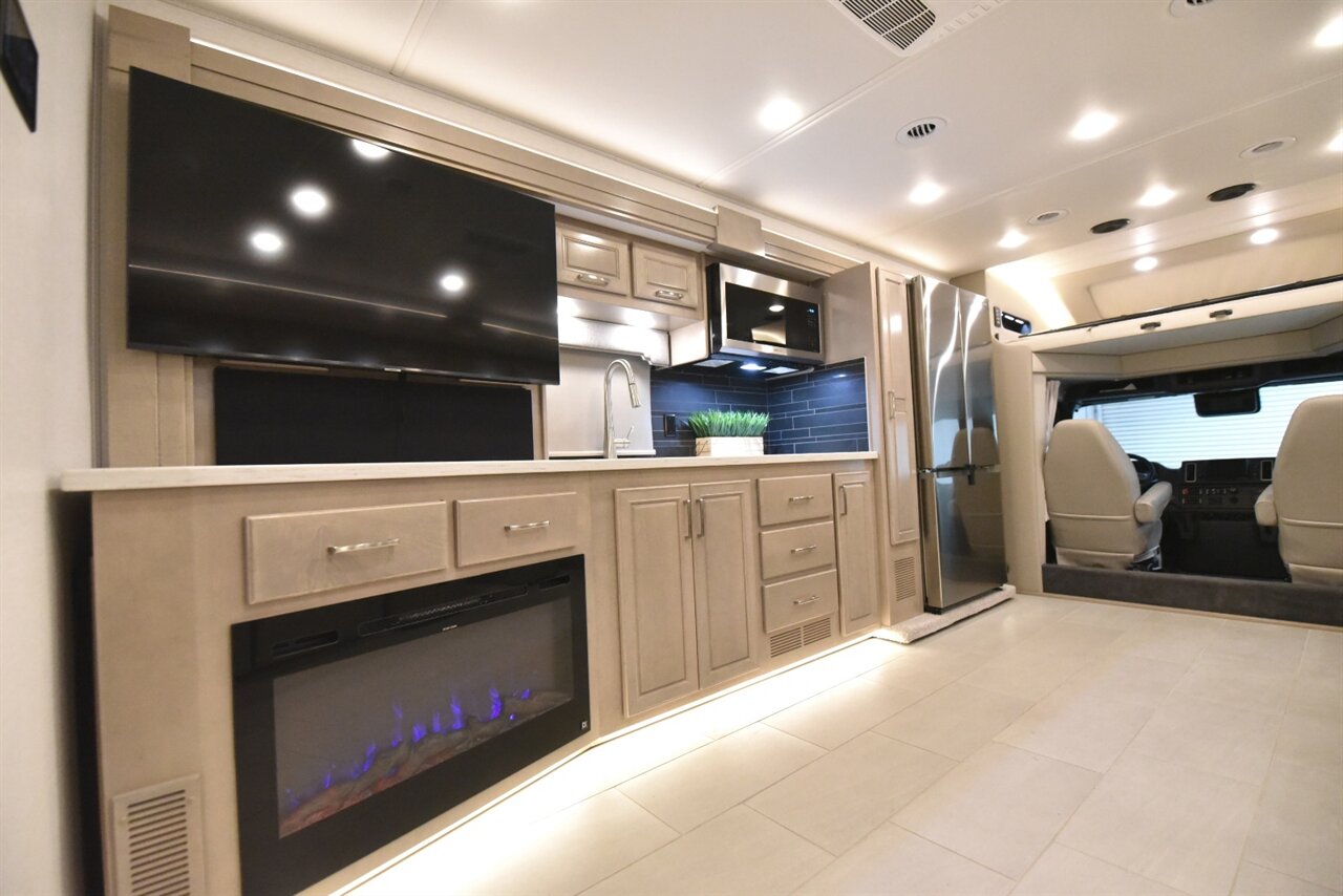 2025 Renegade Verona 40 LRB   - Photo 36 - Orange, CA 92867