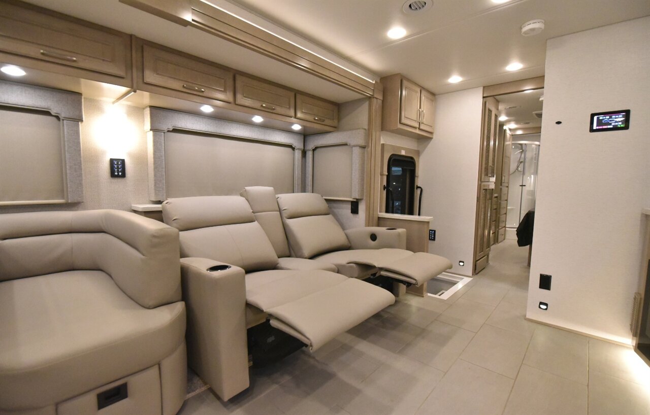 2025 Renegade Verona 40 LRB   - Photo 34 - Orange, CA 92867