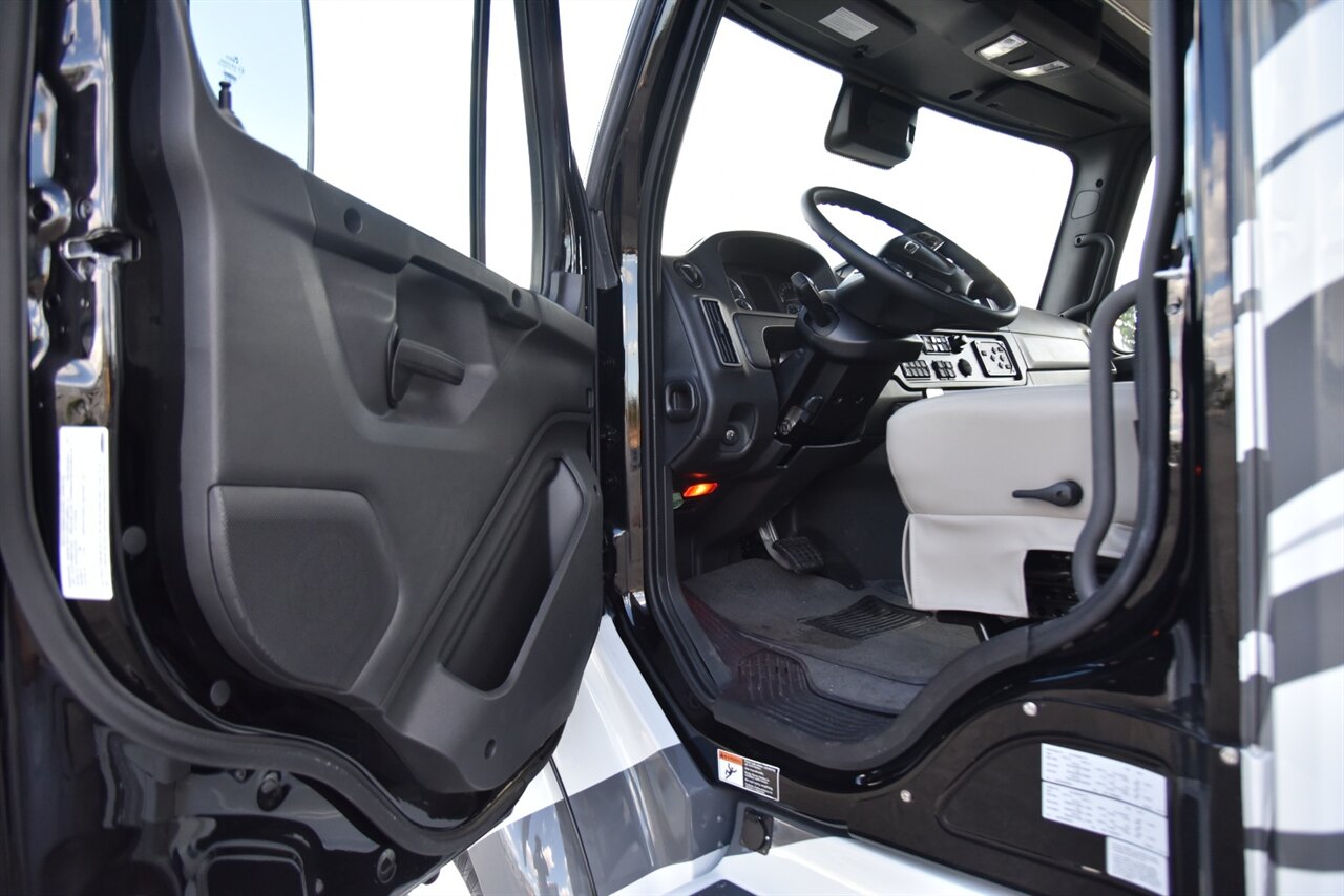 2025 Renegade Verona 40 LRB   - Photo 21 - Orange, CA 92867