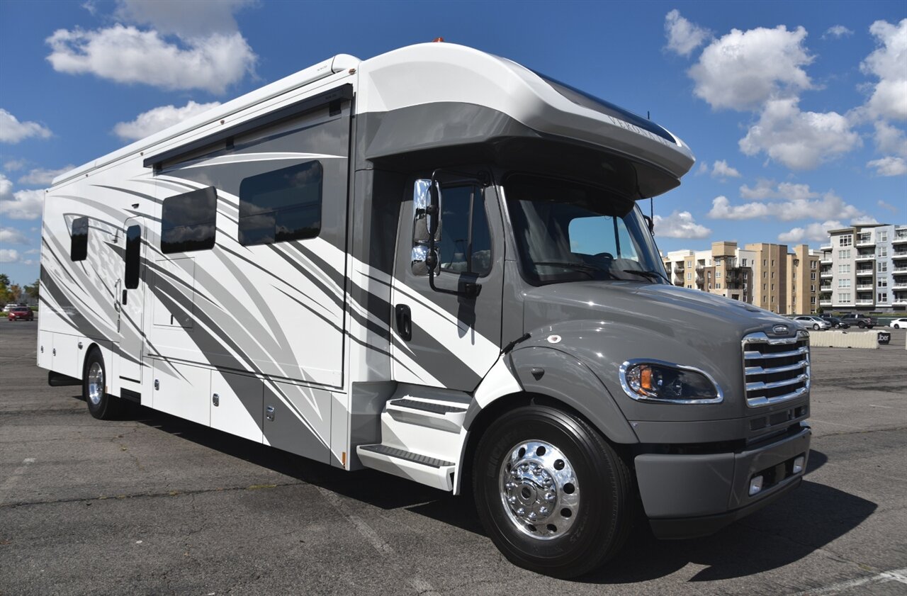 2025 Renegade Verona 40 LRB   - Photo 8 - Orange, CA 92867