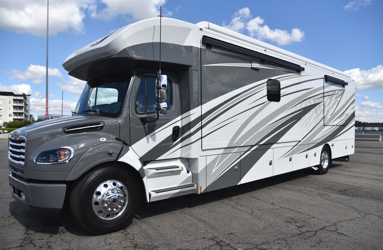 2025 Renegade Verona 40 LRB   - Photo 12 - Orange, CA 92867