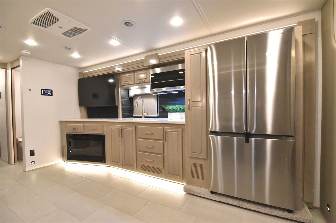 2025 Renegade Verona 40 LRB   - Photo 32 - Orange, CA 92867