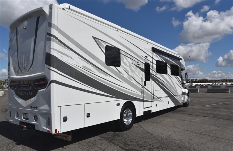 2025 Renegade Verona 40 LRB