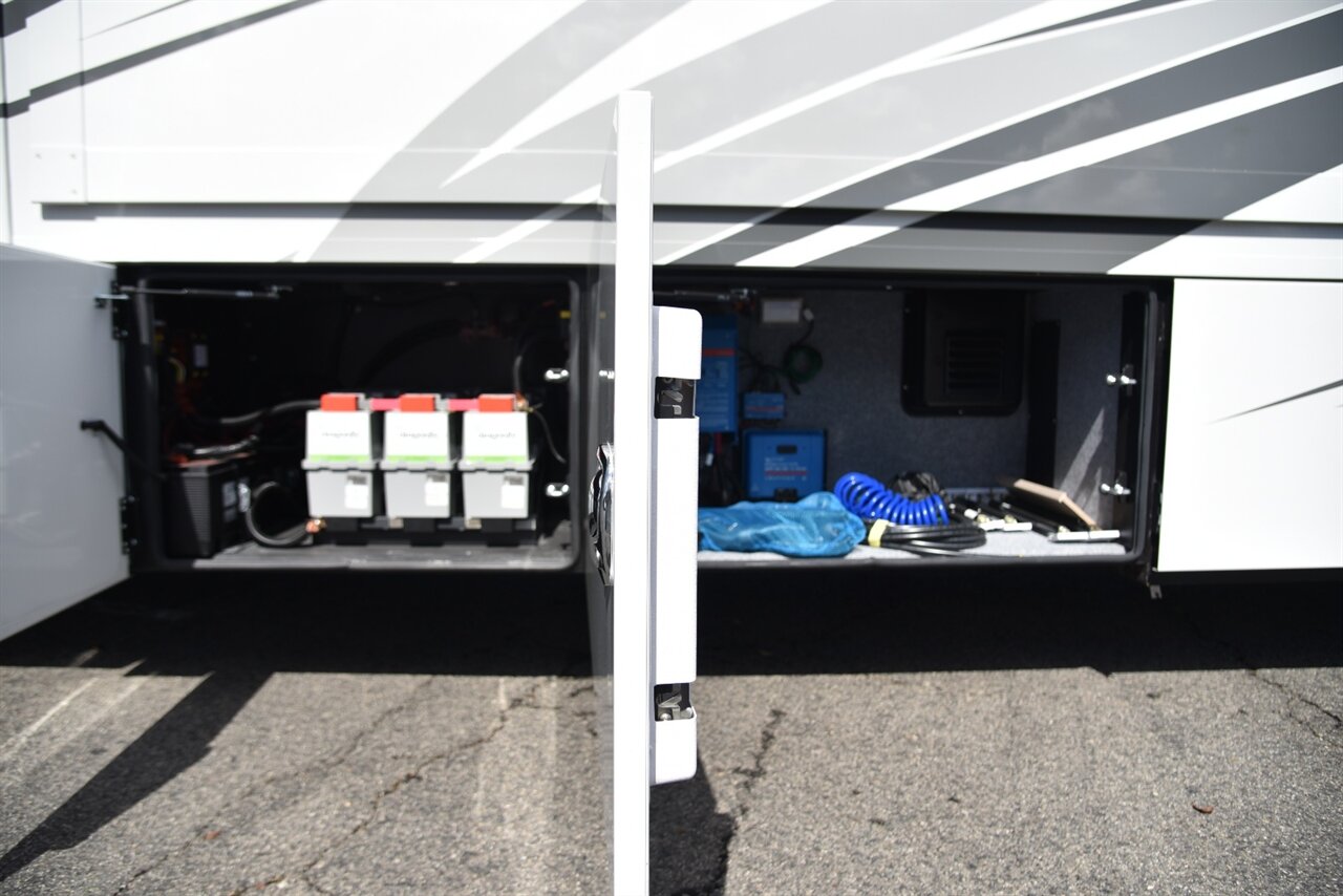 2025 Renegade Verona 40 LRB   - Photo 29 - Orange, CA 92867