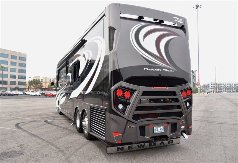 2022 Newmar Dutch Star   - Photo 4 - Orange, CA 92867
