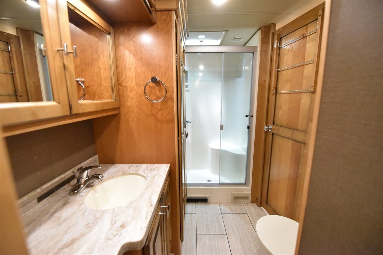 2019 Tiffin Allegro Open Road - Photo 66 - Orange, CA 92867