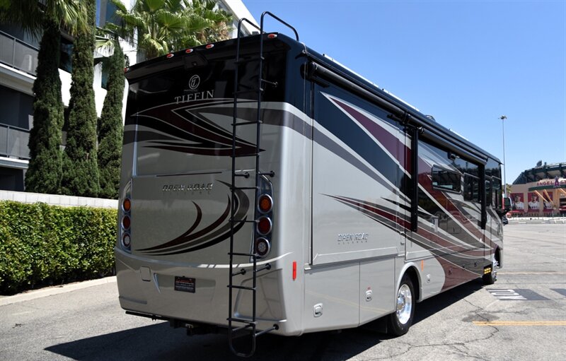 2019 Tiffin Allegro Open Road - Photo 2 - Orange, CA 92867