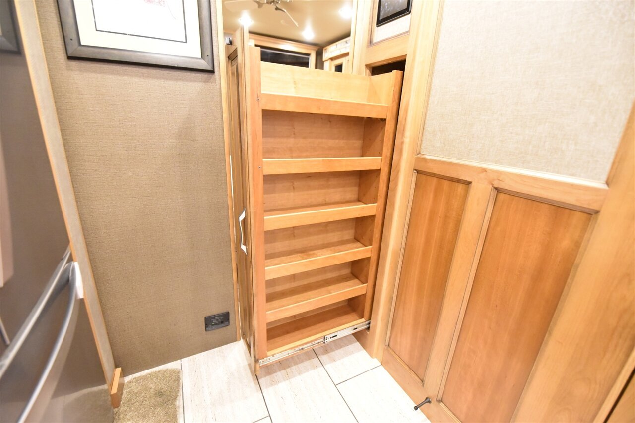 2019 Tiffin Allegro Open Road - Photo 64 - Orange, CA 92867