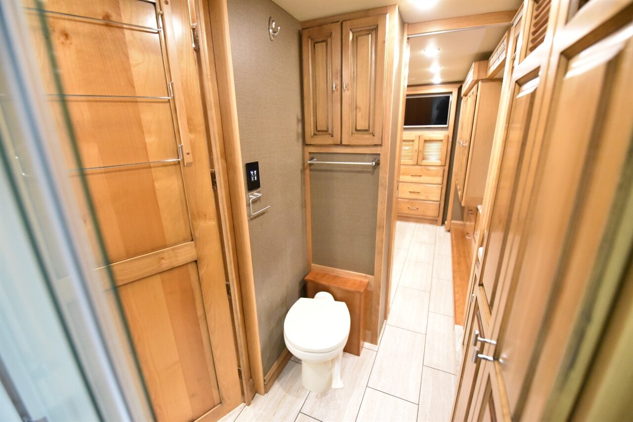 2019 Tiffin Allegro Open Road - Photo 70 - Orange, CA 92867