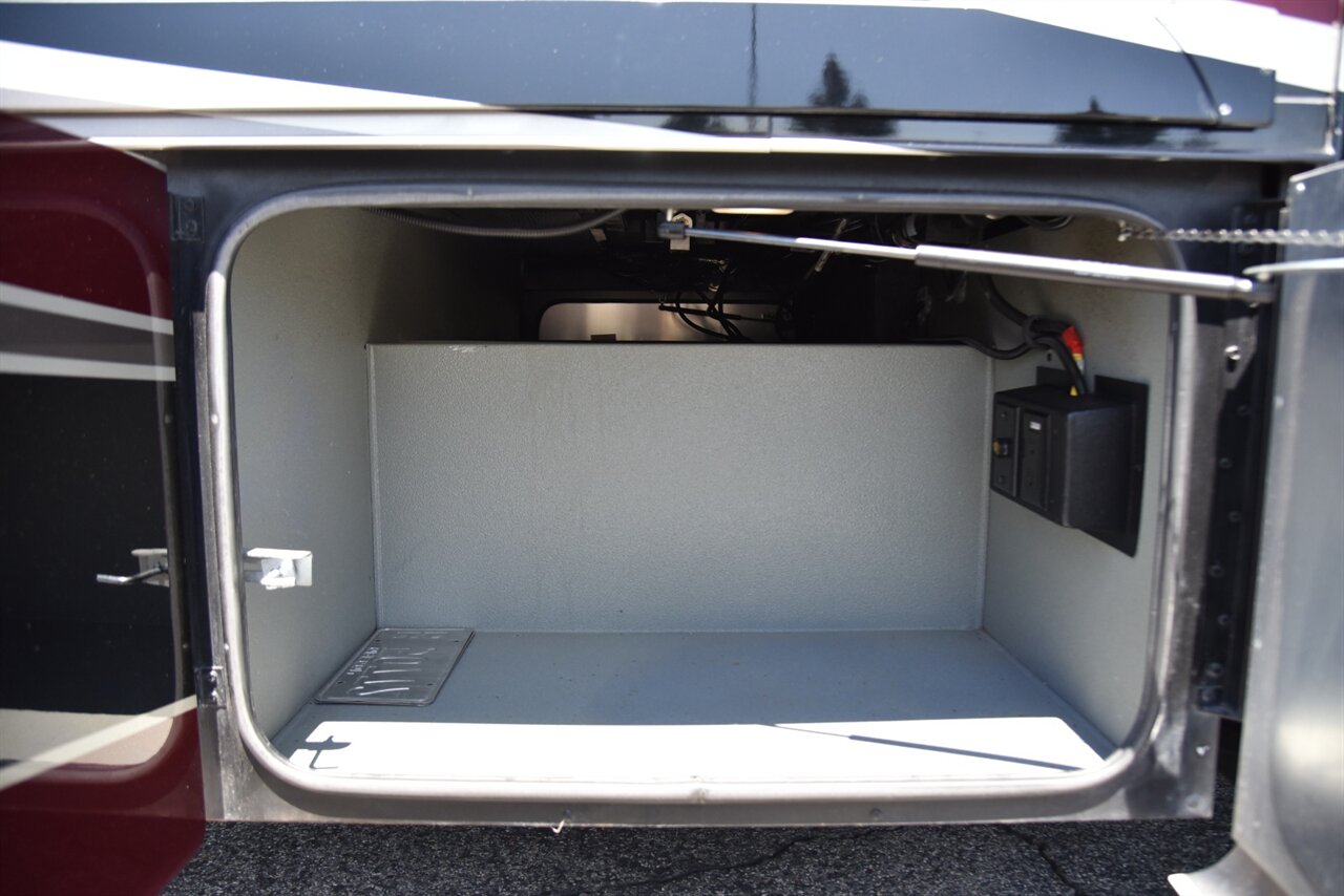 2019 Tiffin Allegro Open Road - Photo 22 - Orange, CA 92867