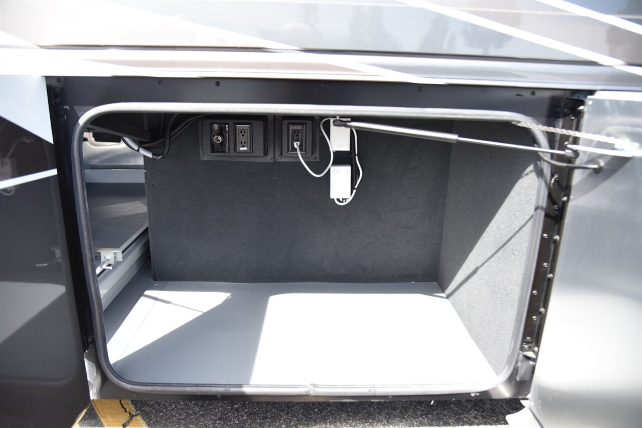 2023 Tiffin Allegro Bus 40ip   - Photo 17 - Orange, CA 92867