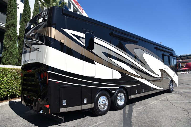 2020 Newmar Dutch Star 4328 - Photo 3 - Orange, CA 92867