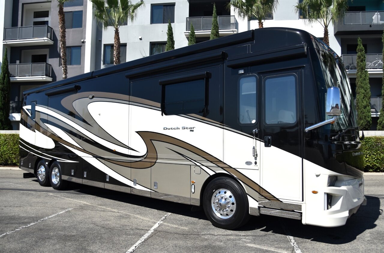 2020 Newmar Dutch Star 4328 - Photo 5 - Orange, CA 92867