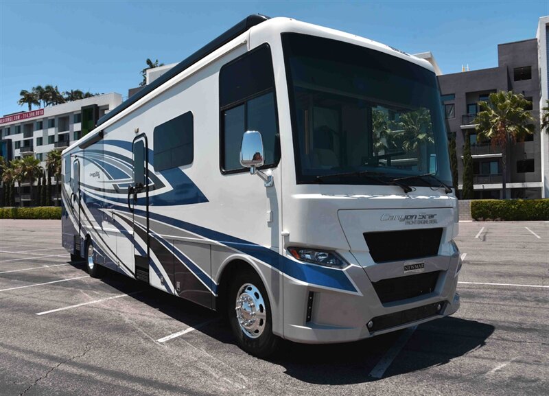 2022 Newmar CANYON STAR 3927   - Photo 3 - Orange, CA 92867