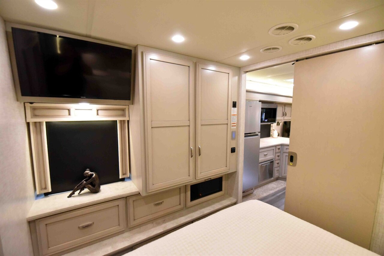 2022 Newmar CANYON STAR 3927   - Photo 30 - Orange, CA 92867