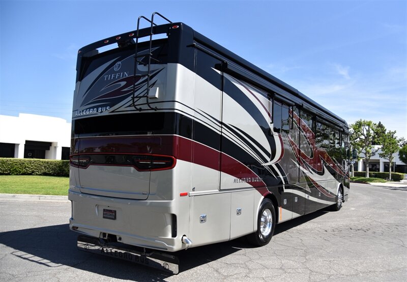 2020 Tiffin Allegro bus 40ip - Photo 2 - Orange, CA 92867