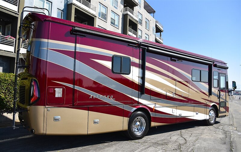 2018 TIFFIN Allegro Red 33AA   - Photo 1 - Orange, CA 92867