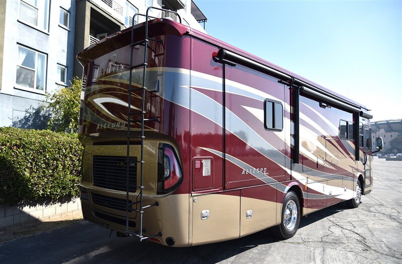 2018 TIFFIN Allegro Red 33AA   - Photo 2 - Orange, CA 92867