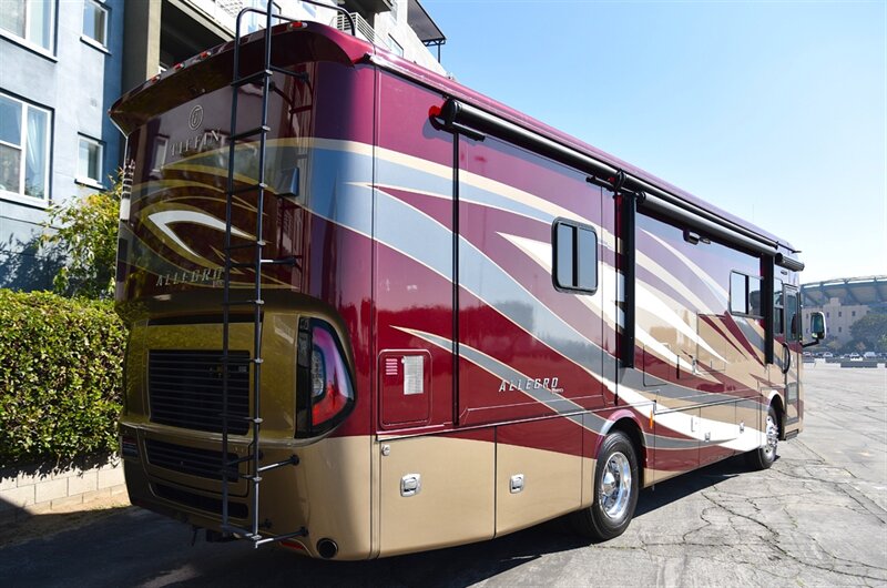 2018 TIFFIN Allegro Red 33AA   - Photo 3 - Orange, CA 92867