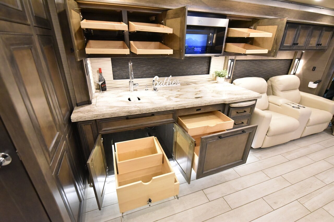 2022 Tiffin Allegro Bus 40IP   - Photo 52 - Orange, CA 92867