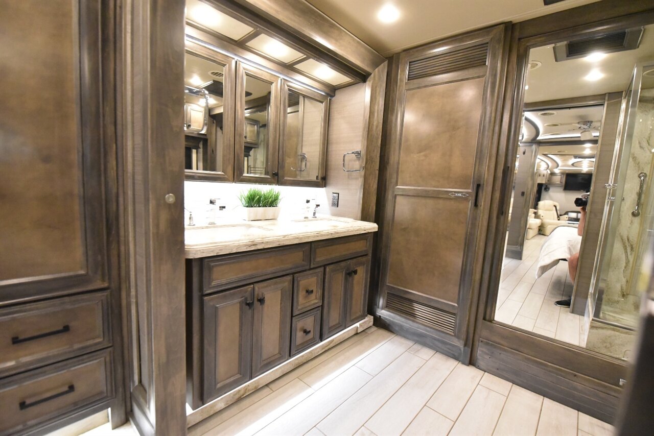 2022 Tiffin Allegro Bus 40IP   - Photo 63 - Orange, CA 92867