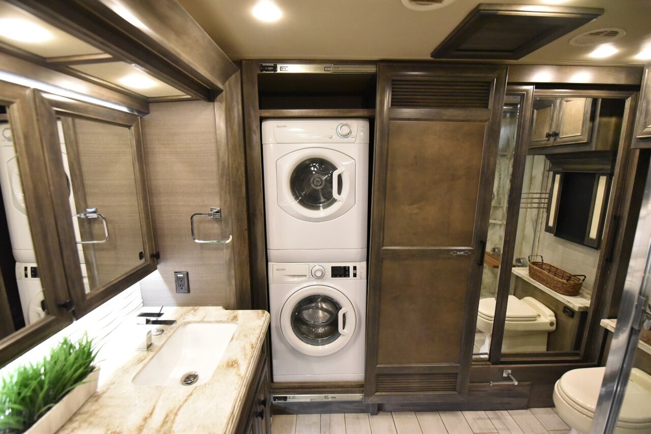 2022 Tiffin Allegro Bus 40IP   - Photo 68 - Orange, CA 92867