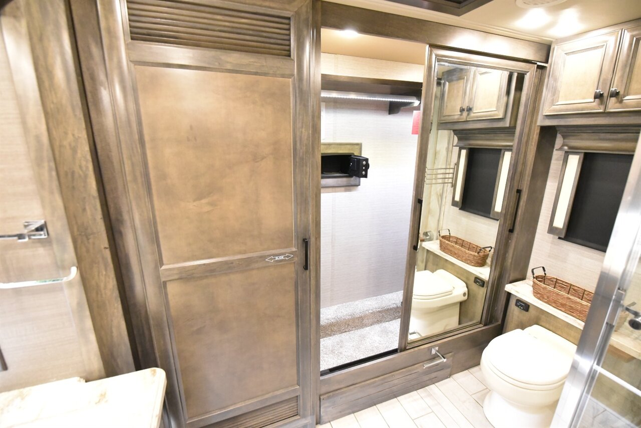 2022 Tiffin Allegro Bus 40IP   - Photo 69 - Orange, CA 92867