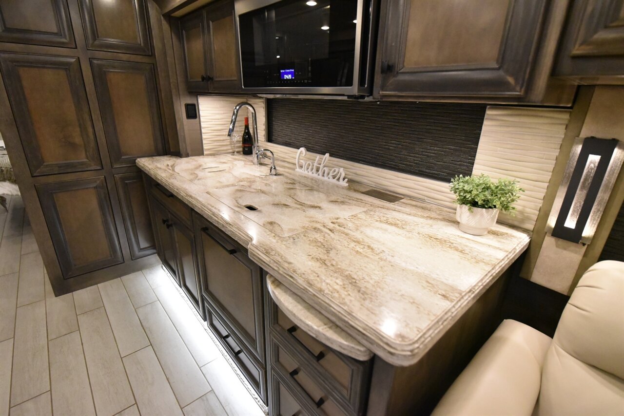 2022 Tiffin Allegro Bus 40IP   - Photo 49 - Orange, CA 92867