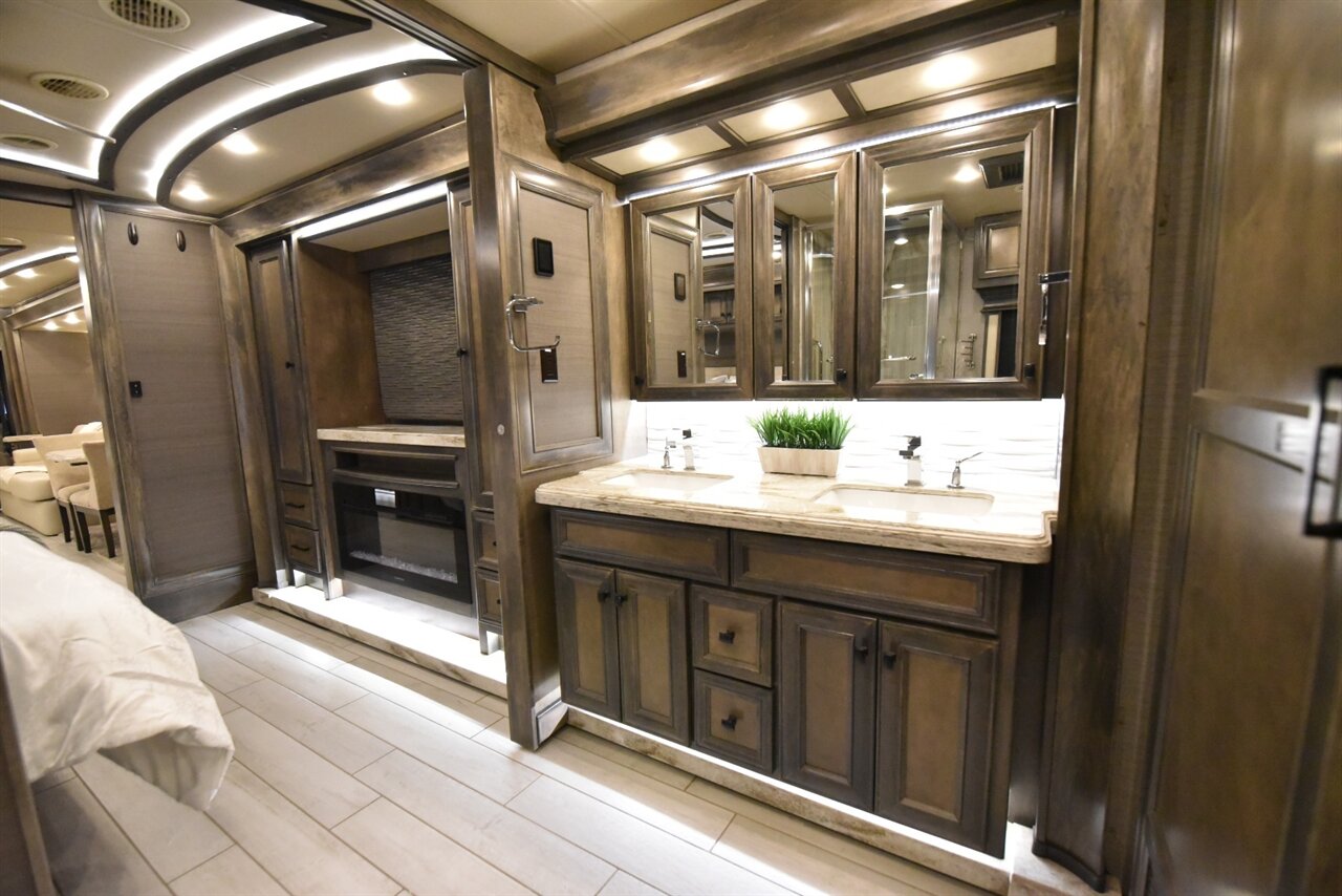 2022 Tiffin Allegro Bus 40IP   - Photo 66 - Orange, CA 92867