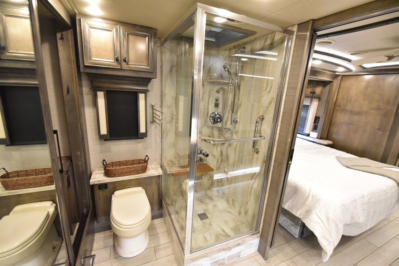 2022 Tiffin Allegro Bus 40IP   - Photo 64 - Orange, CA 92867