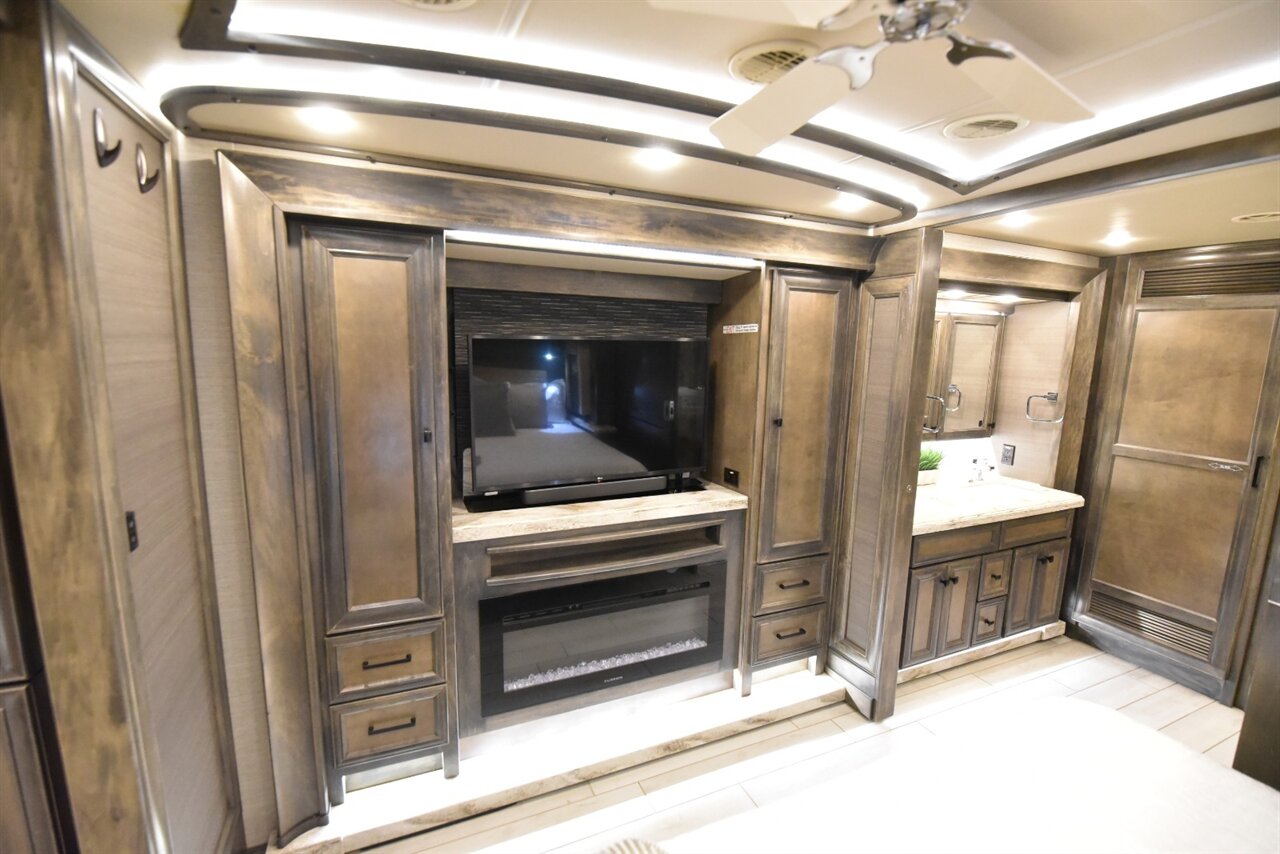 2022 Tiffin Allegro Bus 40IP   - Photo 62 - Orange, CA 92867