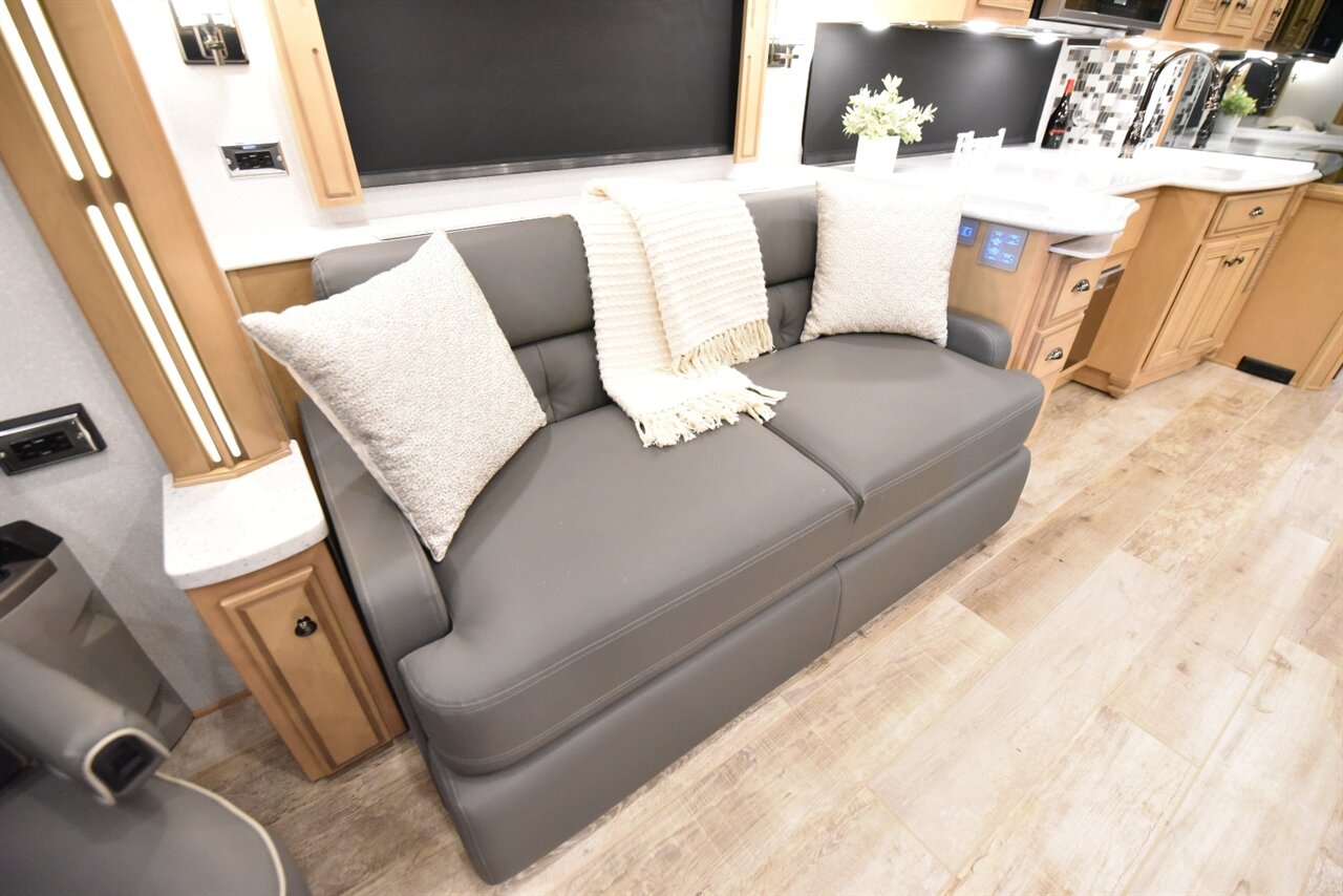 2020 Newmar Dutch Star 4081 - Photo 43 - Orange, CA 92867