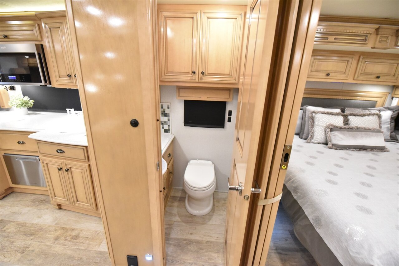 2020 Newmar Dutch Star 4081 - Photo 58 - Orange, CA 92867