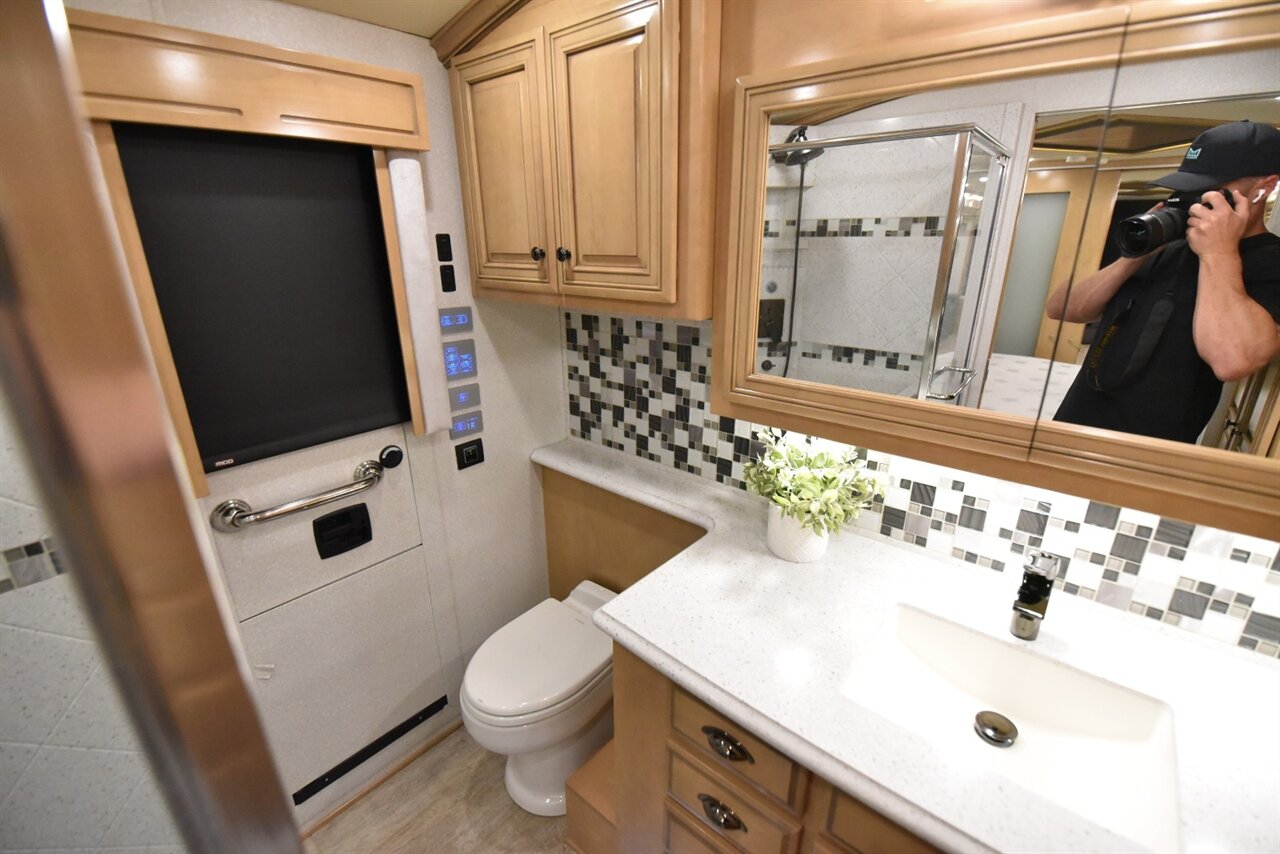 2020 Newmar Dutch Star 4081 - Photo 68 - Orange, CA 92867