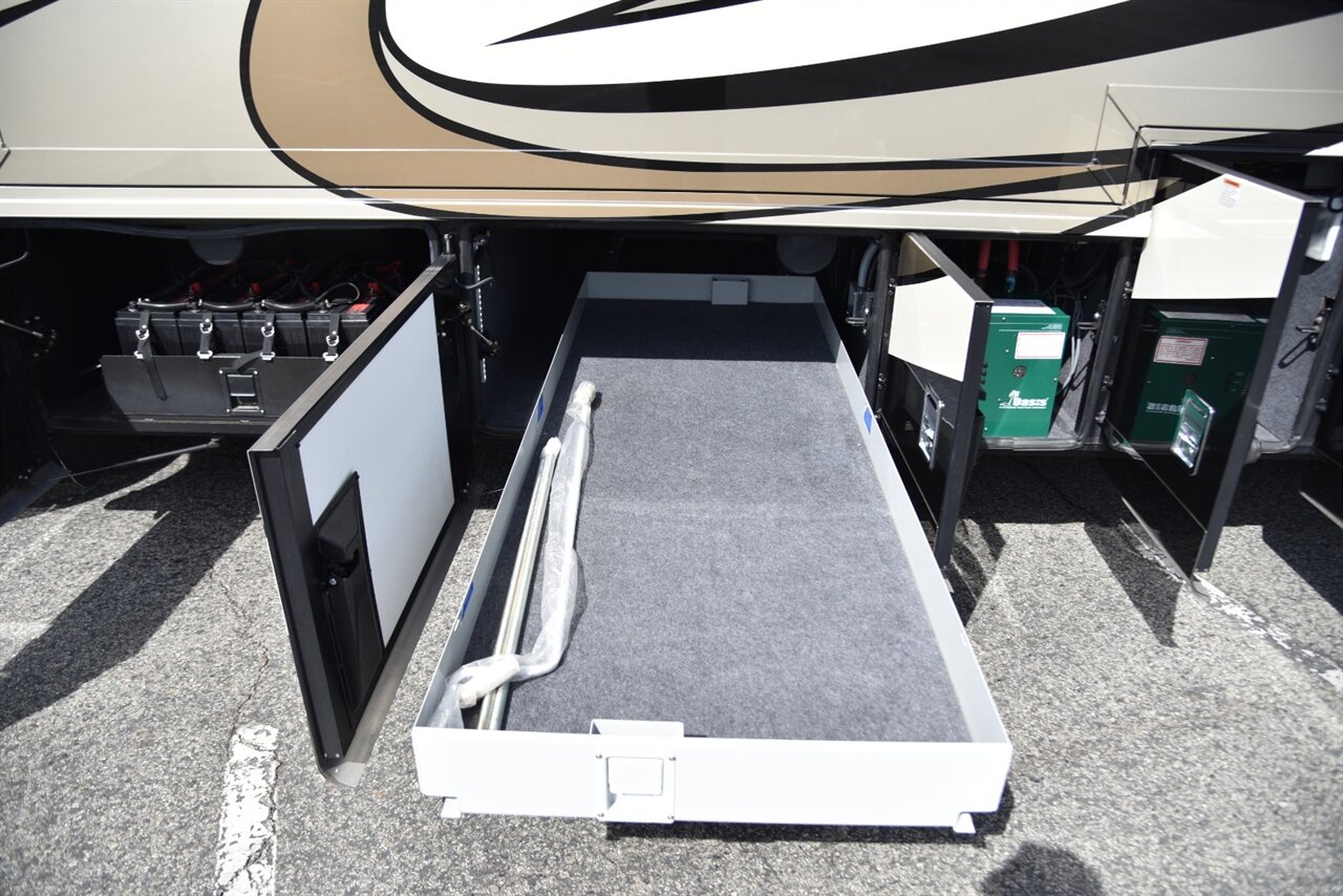 2020 Newmar Dutch Star 4081 - Photo 33 - Orange, CA 92867