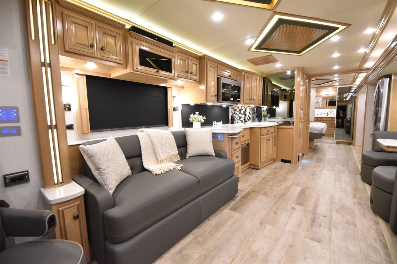 2020 Newmar Dutch Star 4081 - Photo 42 - Orange, CA 92867