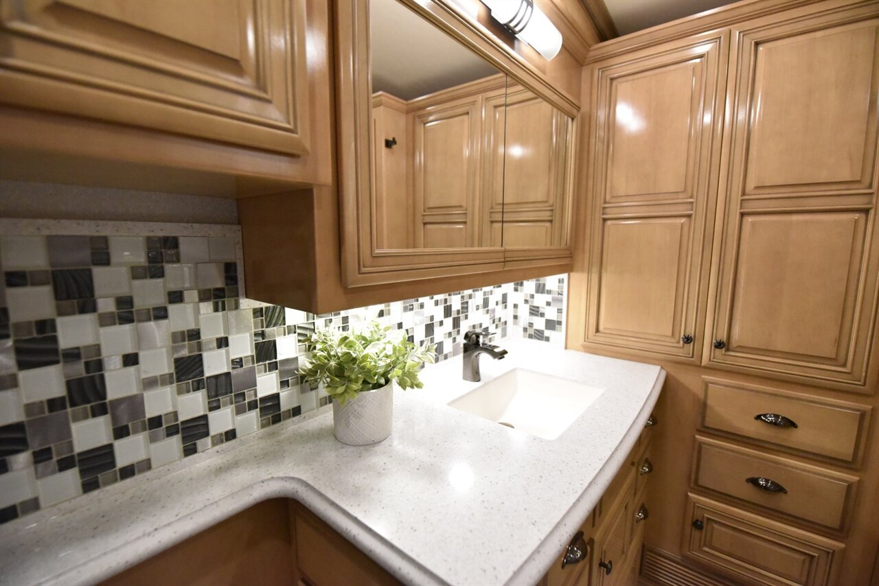 2020 Newmar Dutch Star 4081 - Photo 70 - Orange, CA 92867