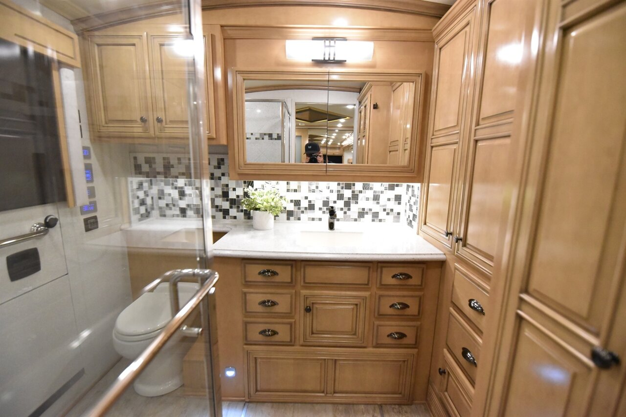 2020 Newmar Dutch Star 4081 - Photo 66 - Orange, CA 92867