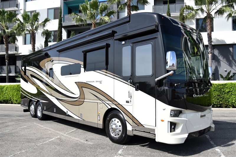 2020 Newmar Dutch Star 4081 - Photo 4 - Orange, CA 92867