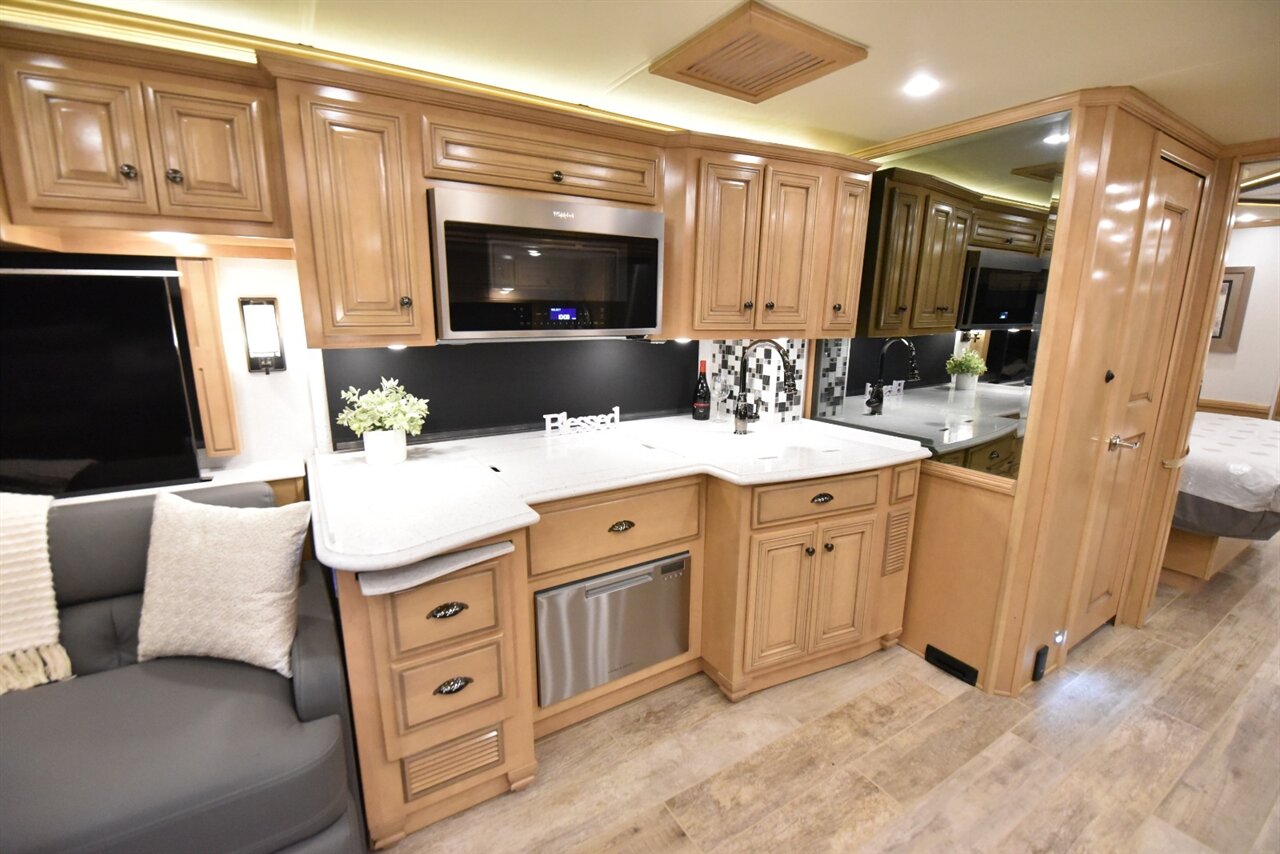 2020 Newmar Dutch Star 4081 - Photo 49 - Orange, CA 92867