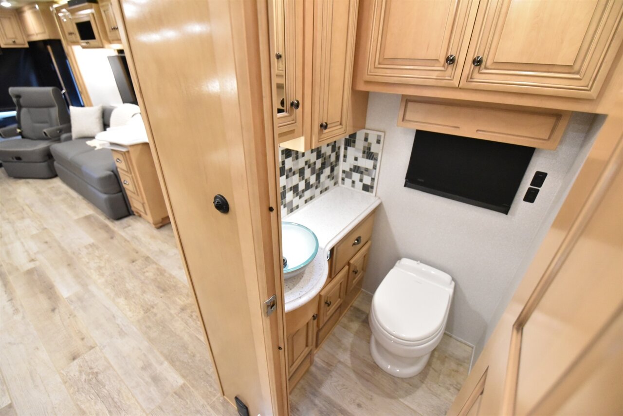 2020 Newmar Dutch Star 4081 - Photo 59 - Orange, CA 92867