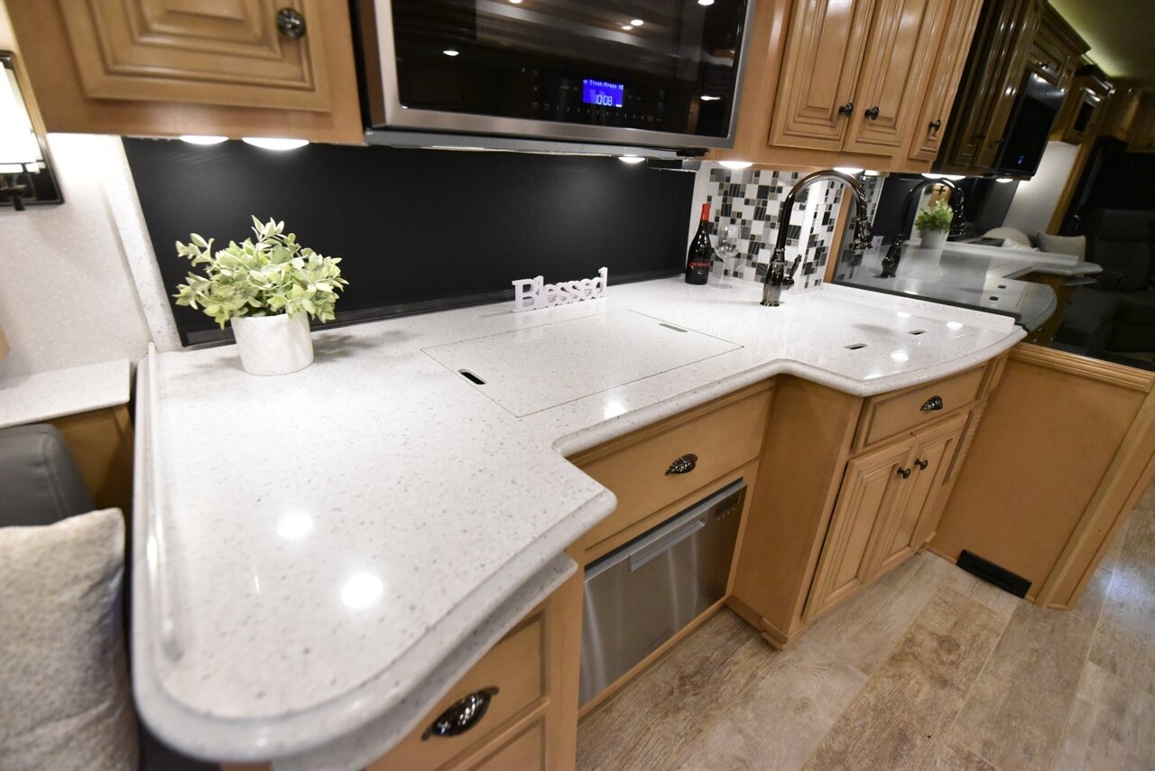 2020 Newmar Dutch Star 4081 - Photo 50 - Orange, CA 92867