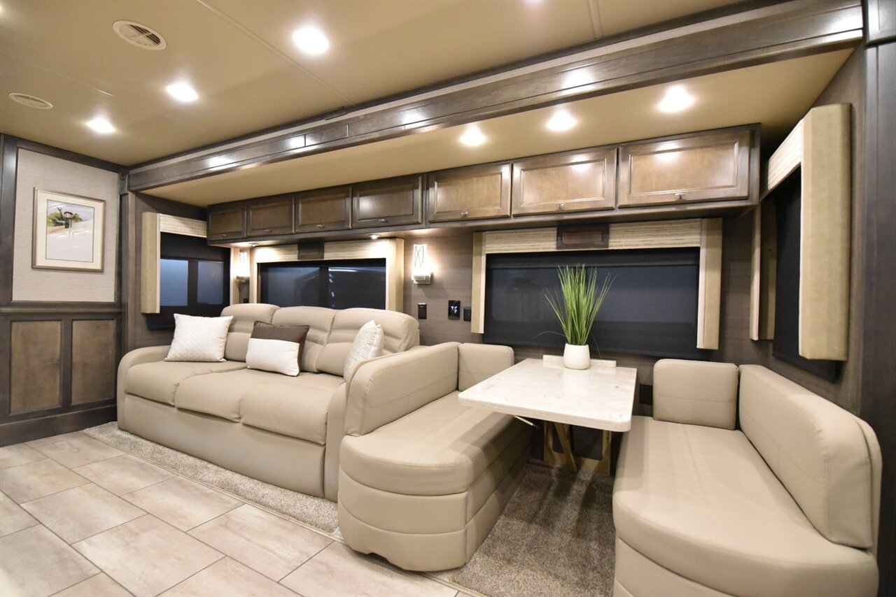 2022 Tiffin Allegro Open Road   - Photo 15 - Orange, CA 92867
